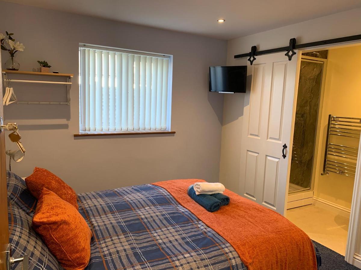Maple Leaf Guest House Almondsbury Exterior foto